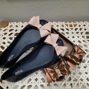 Melissa Women's Dark Blue And Brown Flats with Light Pink Bow